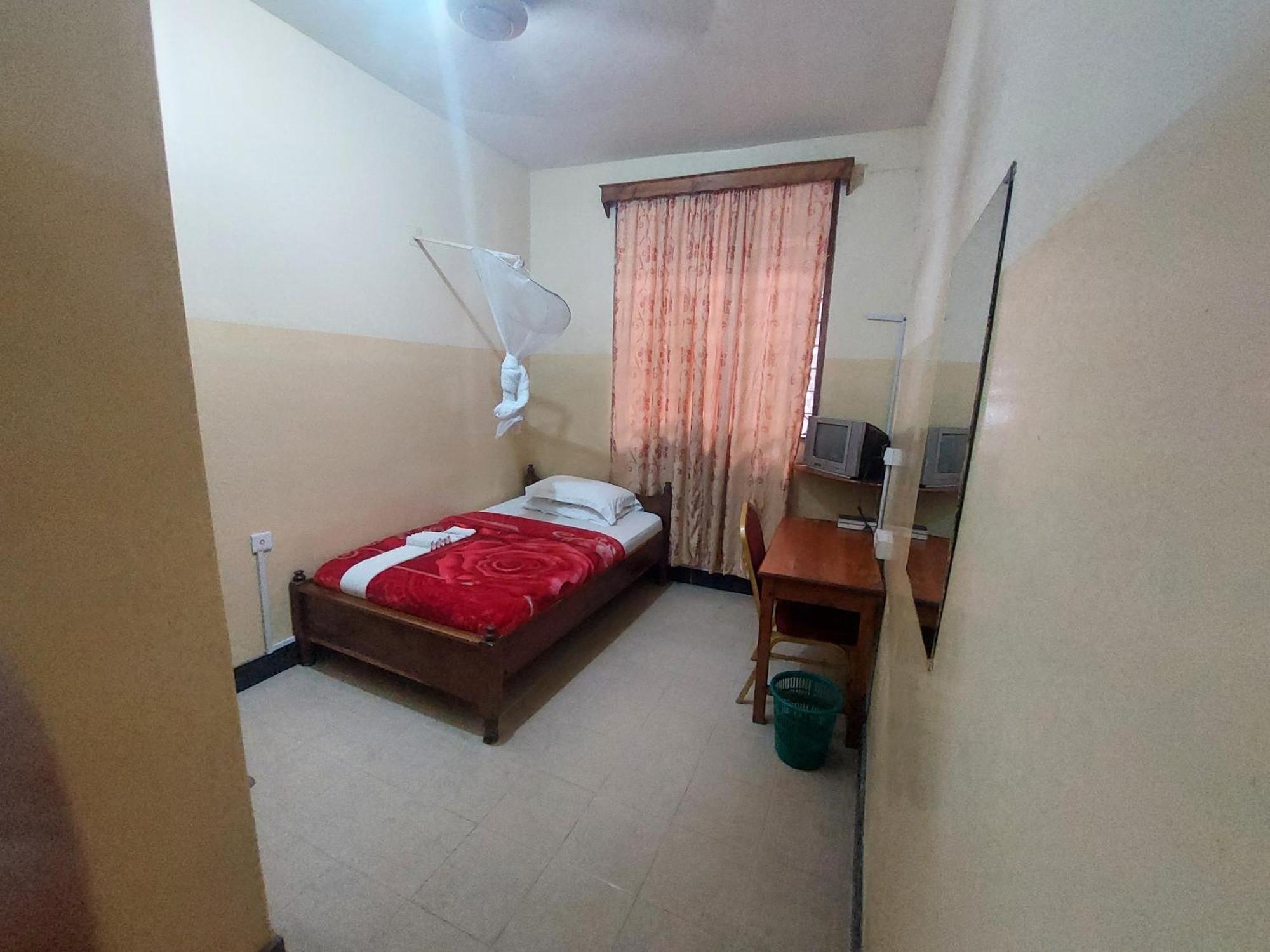 Dolphin Hotel Танга Екстериор снимка
