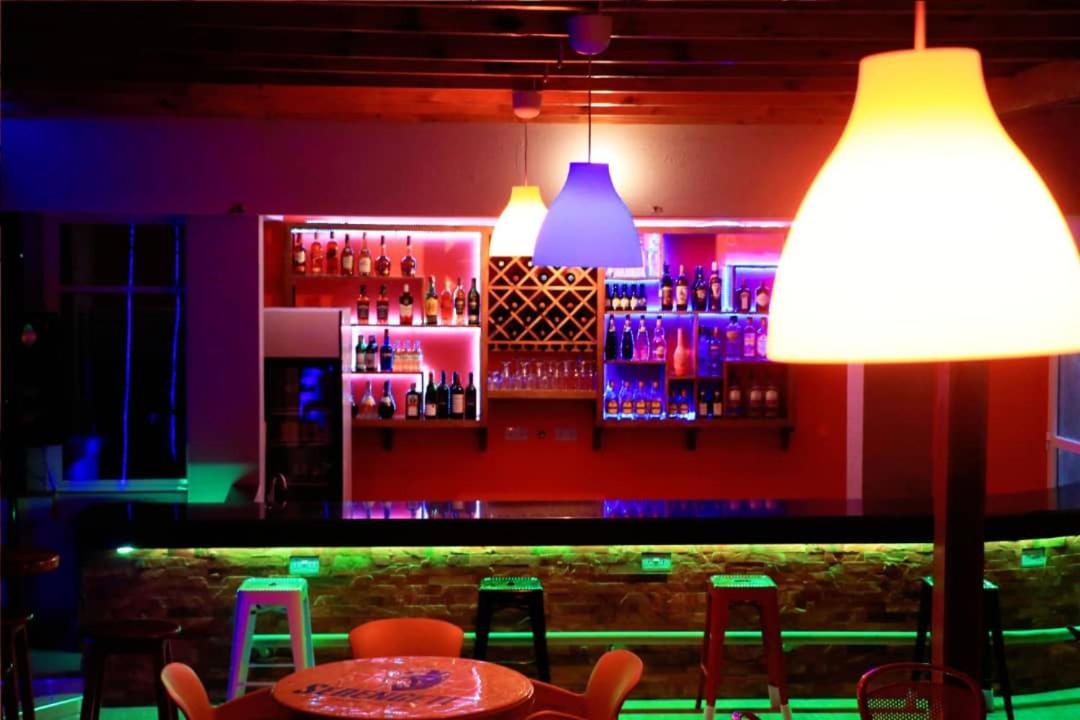 Dolphin Hotel Танга Екстериор снимка