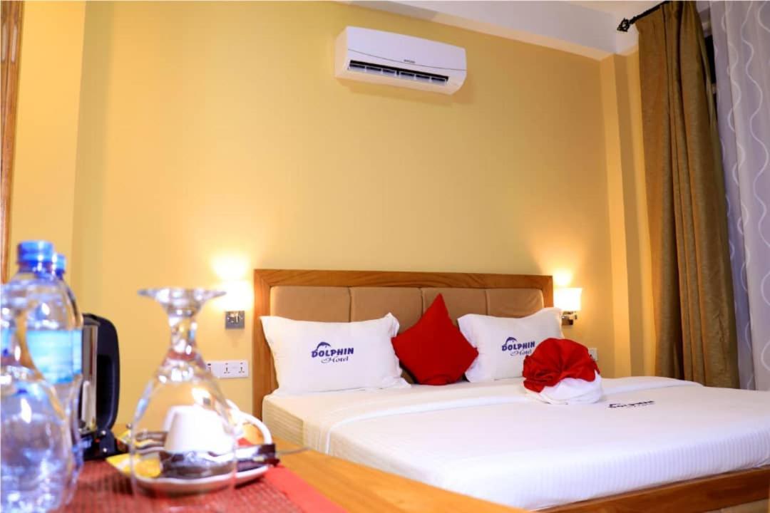 Dolphin Hotel Танга Екстериор снимка