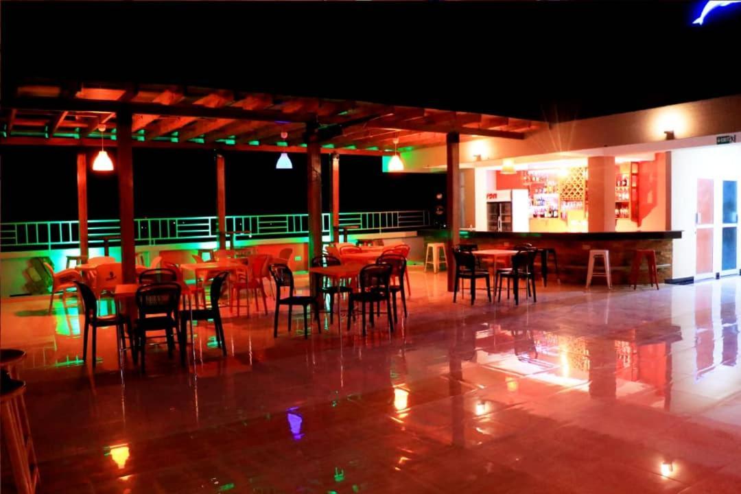 Dolphin Hotel Танга Екстериор снимка